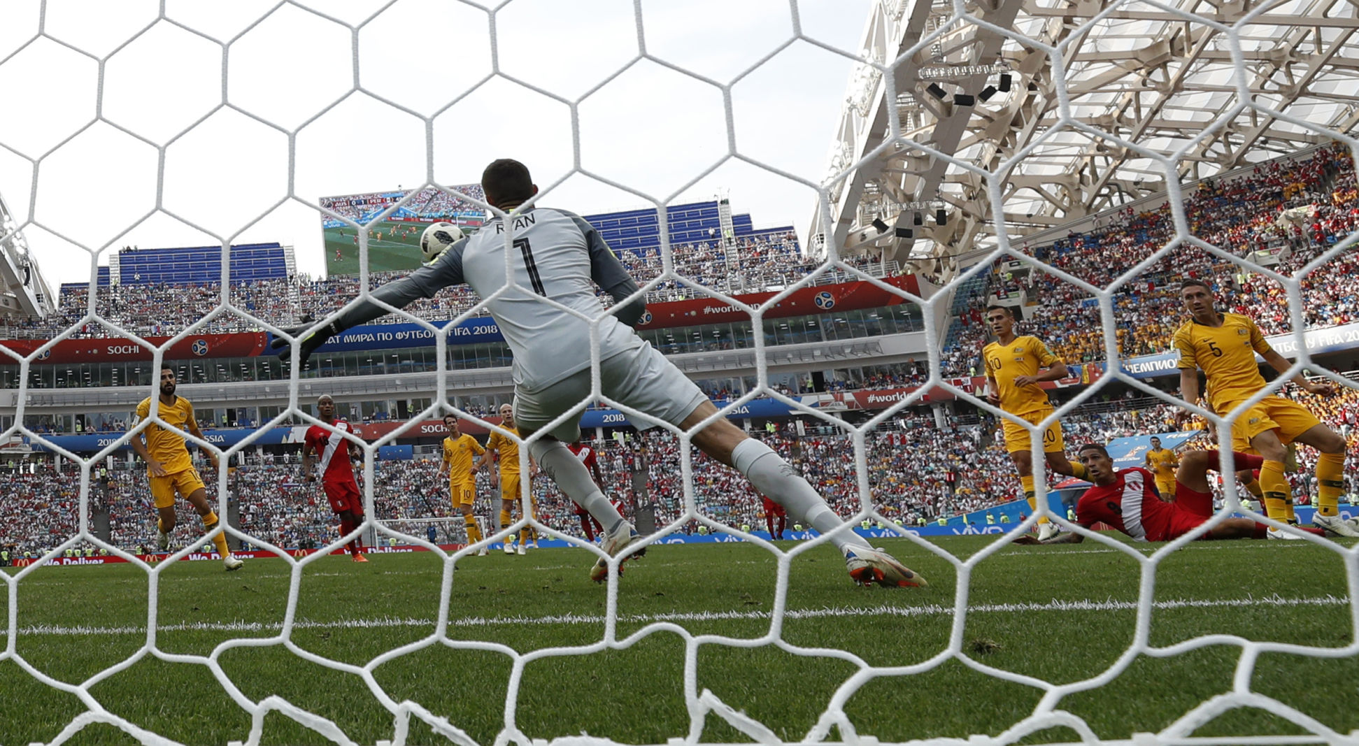 Peru scores